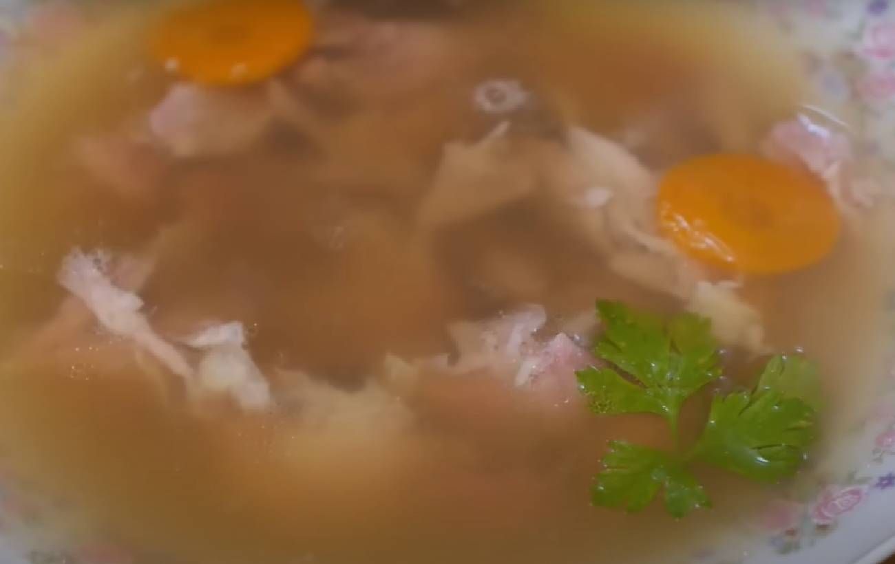 Холодец по старинному рецепту: секреты приготовления праздничного блюда